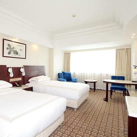 Overseas Chinese Friendship Hotel Гуанджоу Екстериор снимка