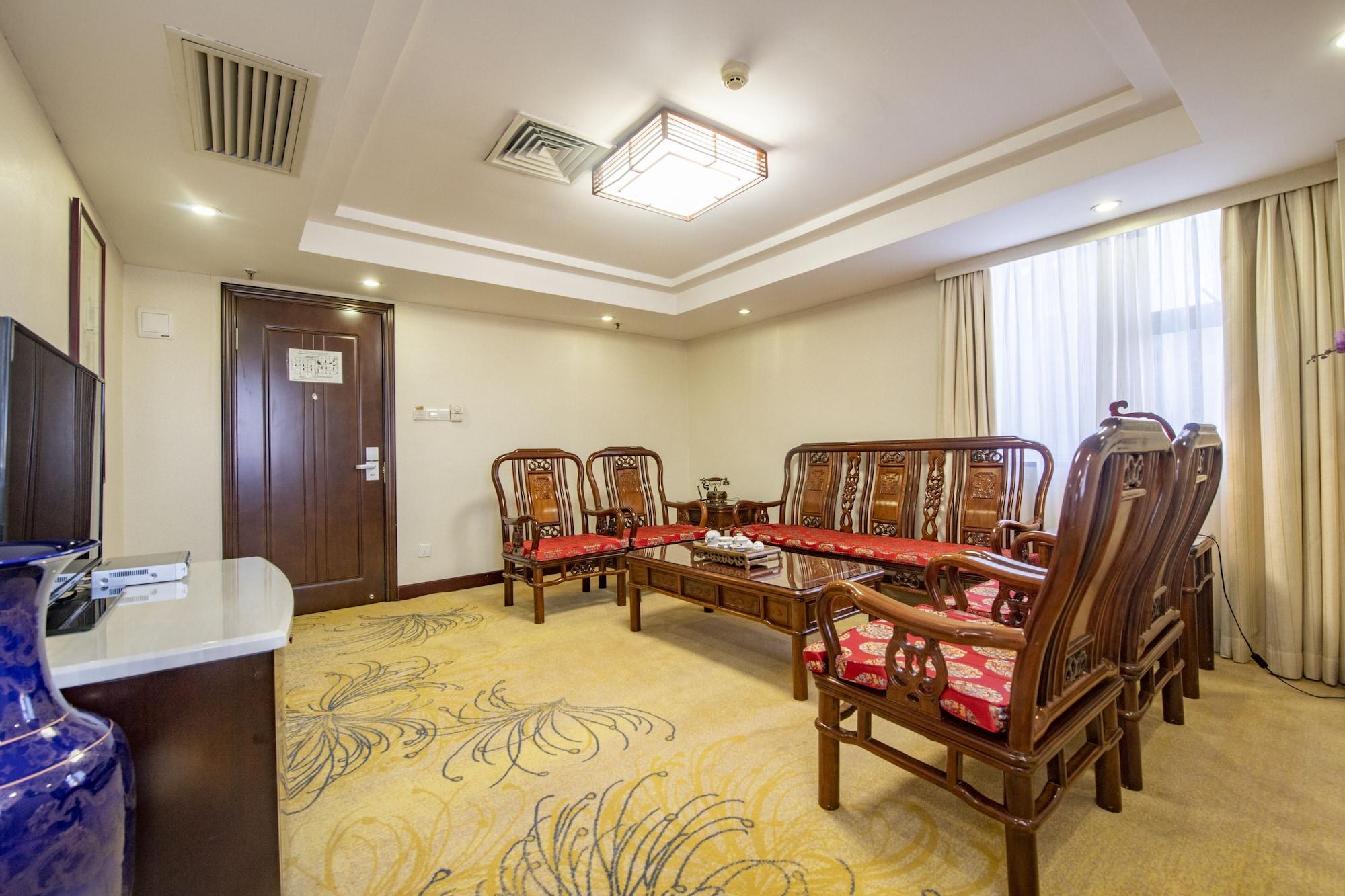 Overseas Chinese Friendship Hotel Гуанджоу Екстериор снимка