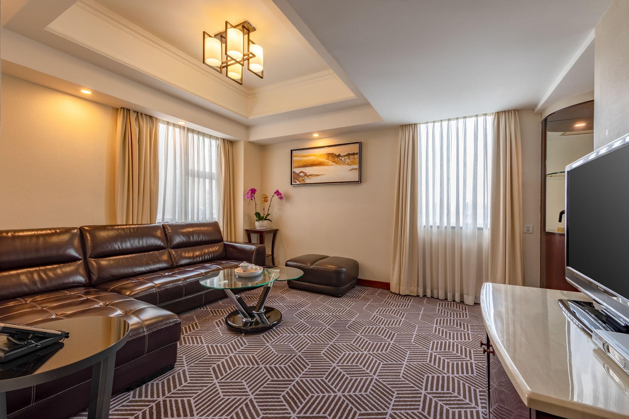 Overseas Chinese Friendship Hotel Гуанджоу Екстериор снимка