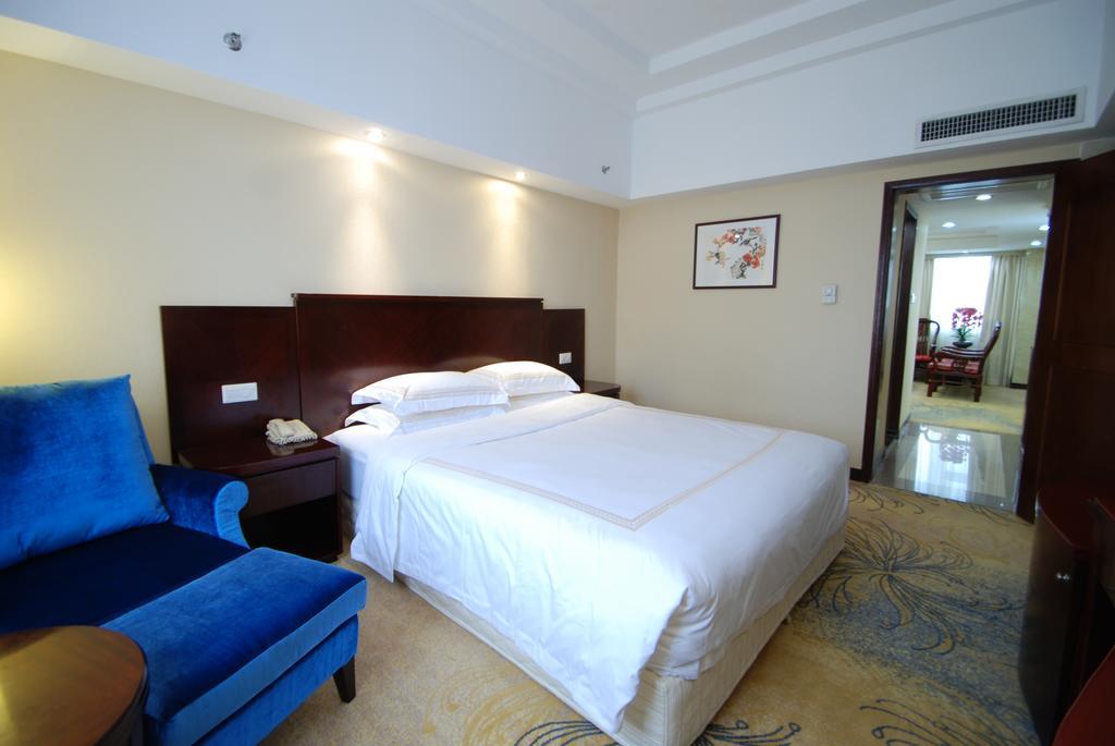 Overseas Chinese Friendship Hotel Гуанджоу Екстериор снимка
