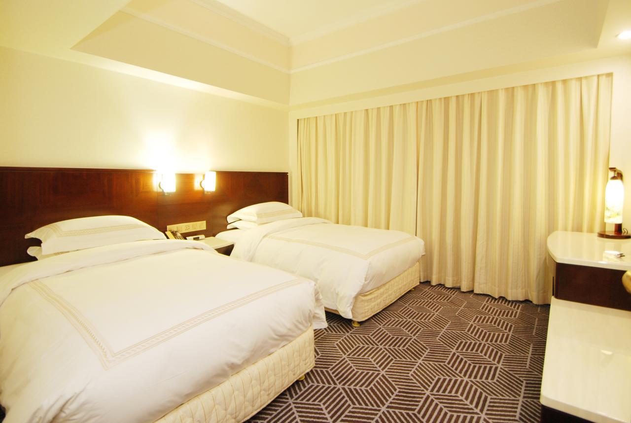 Overseas Chinese Friendship Hotel Гуанджоу Екстериор снимка