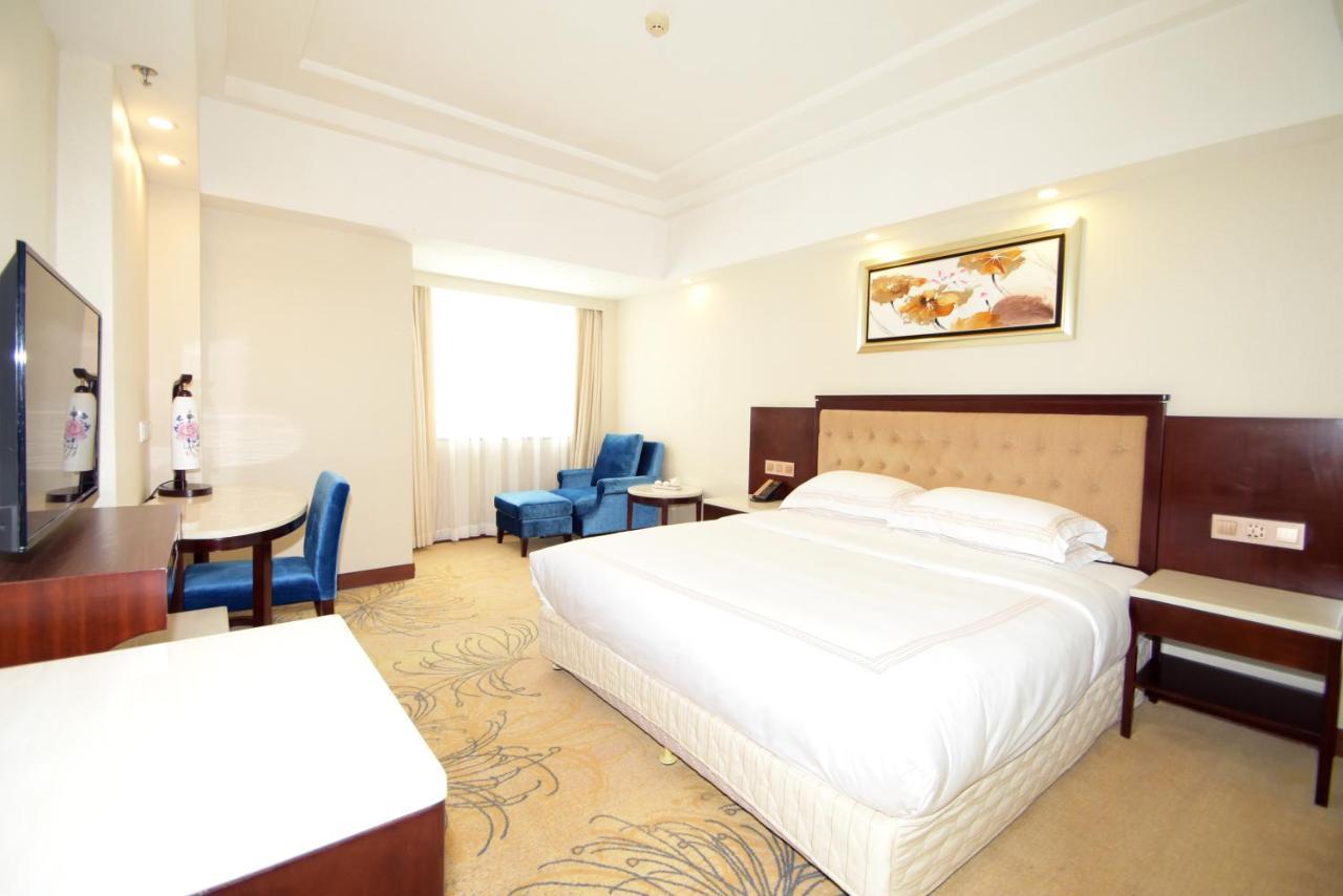 Overseas Chinese Friendship Hotel Гуанджоу Екстериор снимка