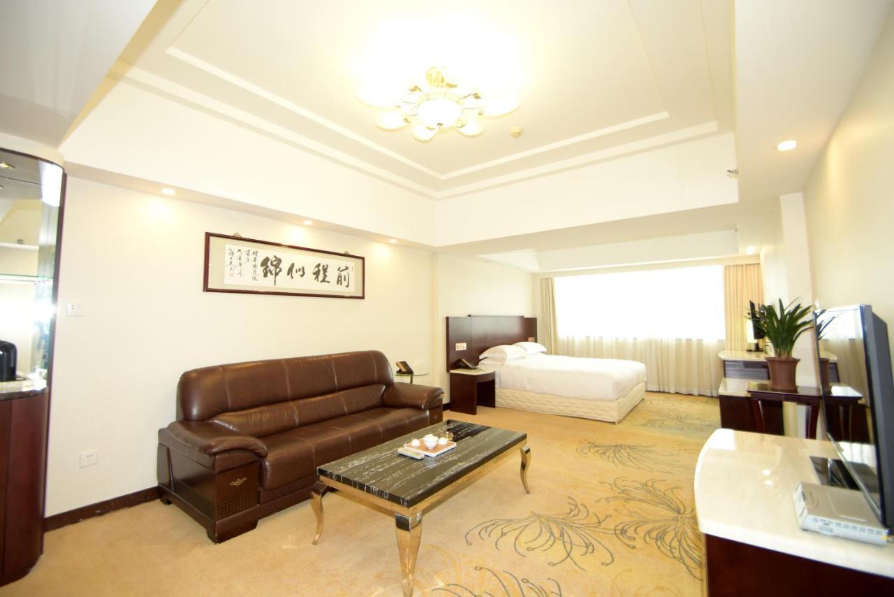 Overseas Chinese Friendship Hotel Гуанджоу Екстериор снимка